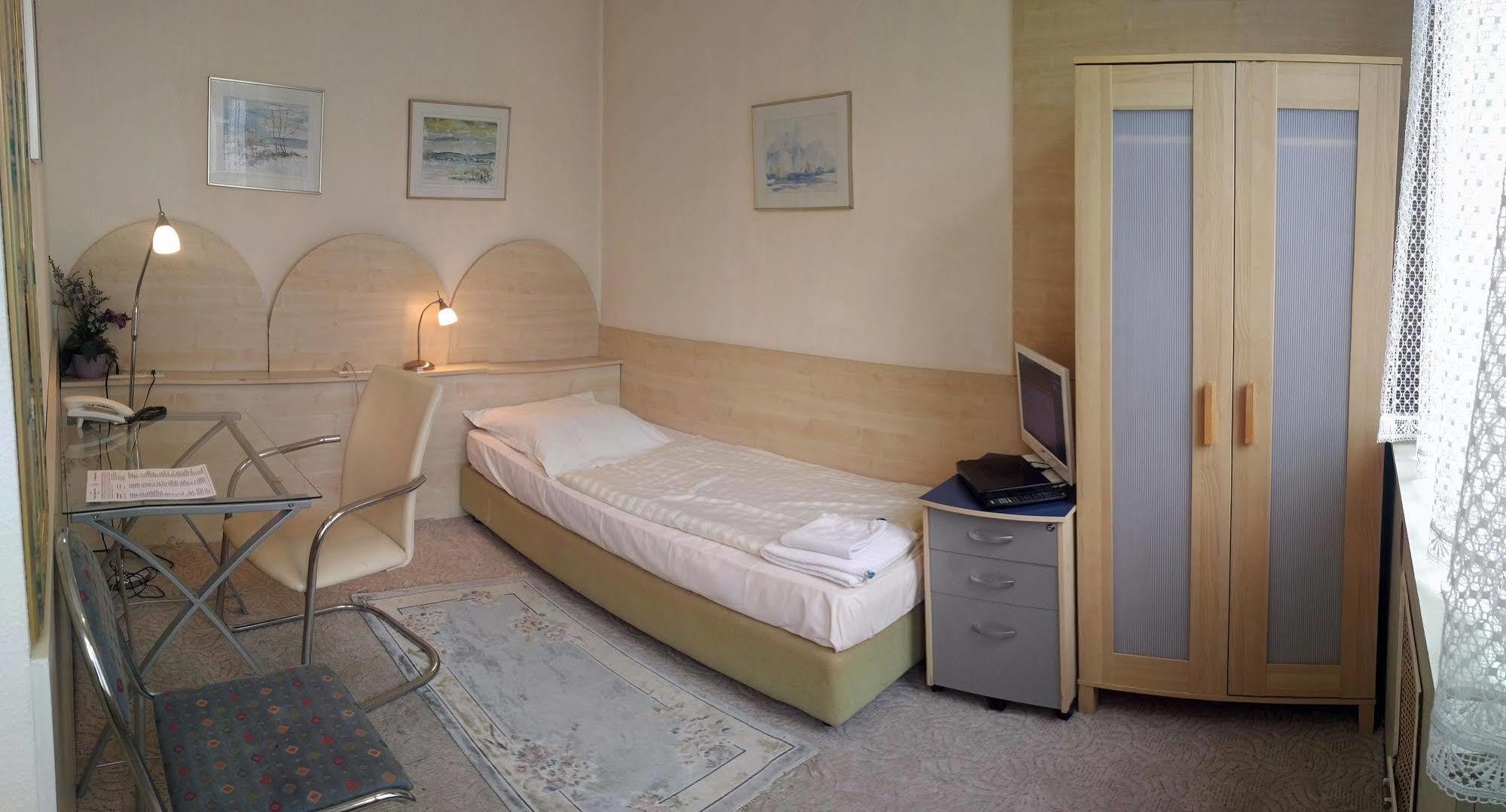 Central Budget Hotel בון מראה חיצוני תמונה