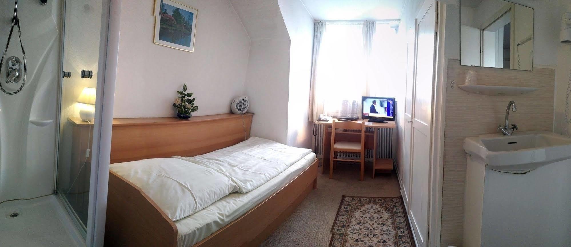 Central Budget Hotel בון מראה חיצוני תמונה