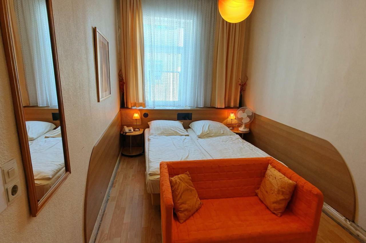 Central Budget Hotel בון מראה חיצוני תמונה